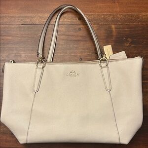 Coach White Pebbled Leather Tote Bag